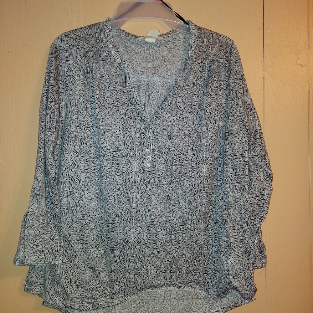Black and white patterned shirt